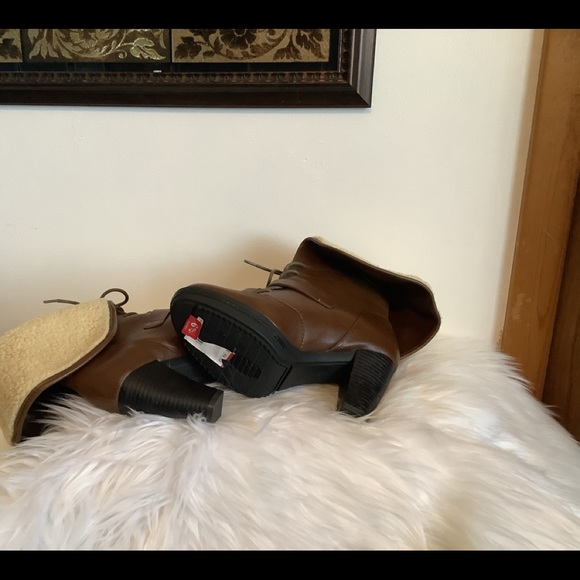 Ladies Naturalizer ankle booties - Picture 8 of 8